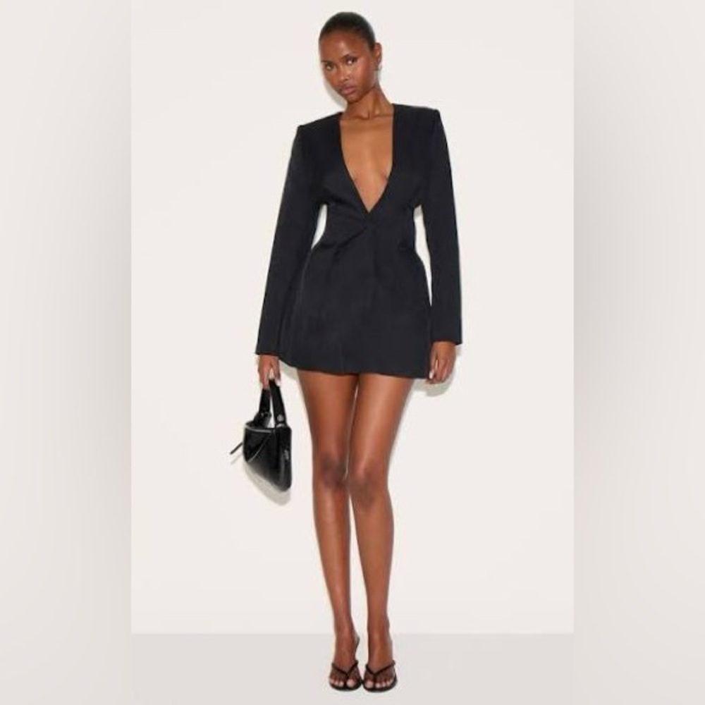 BLACK WOVEN PLEATED SHIFT BLAZER DRESS